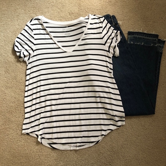 American Eagle Outfitters Tops - American Eagle Soft & Sexy T-Shirt